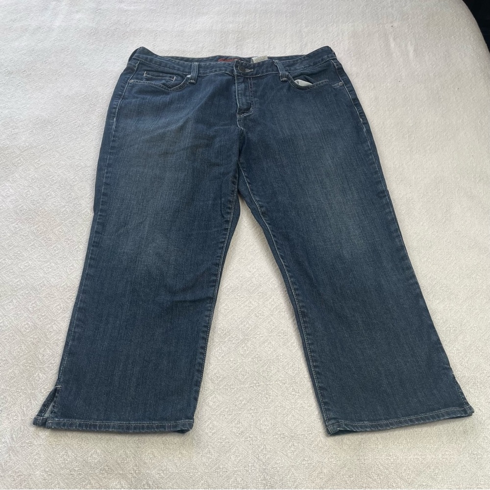 Eddie Bauer  Relaxed Fit Blue‎ Jeans Size 12 R
Casual or Weekender